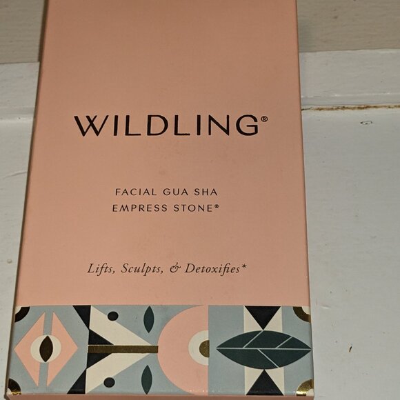 Gua Sha Facial Stone - Picture 2 of 3